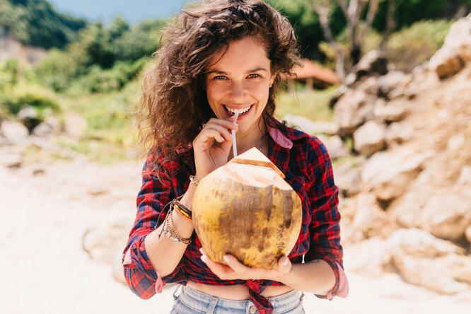 9 преимуществ кокосовой воды