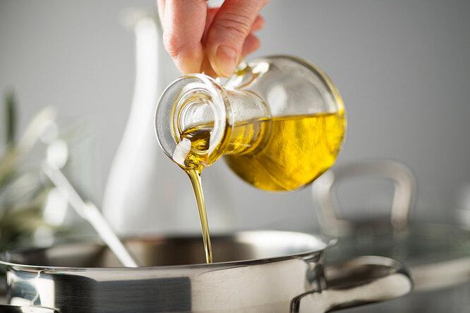 От оливкового до льняного: 7 самых полезных растительных масел для женщин