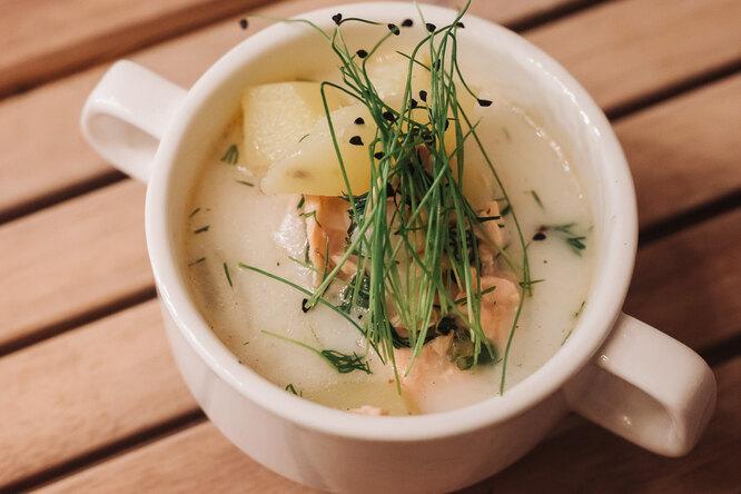 Финские рецепты: шашлык из лосося с йогуртовым соусом и сливочный суп