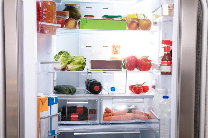 Почему холодильник не морозит и можно ли его починить в домашних условиях?