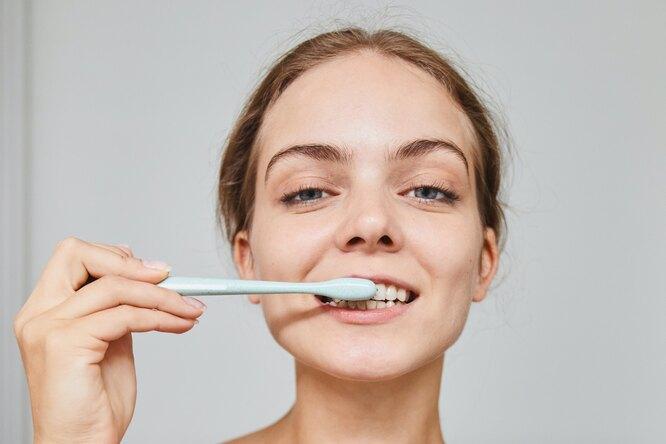10 шагов на пути к идеальной улыбке: как правильно чистить зубы