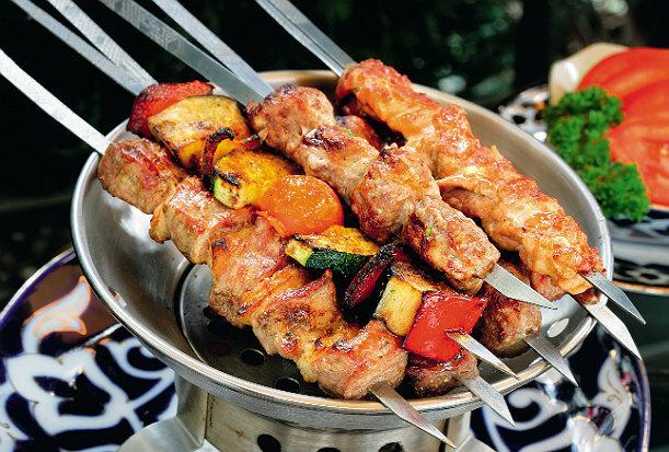 Как приготовить шашлык. 20 рецептов из разного мяса, рыбы, морепродуктов, овощей