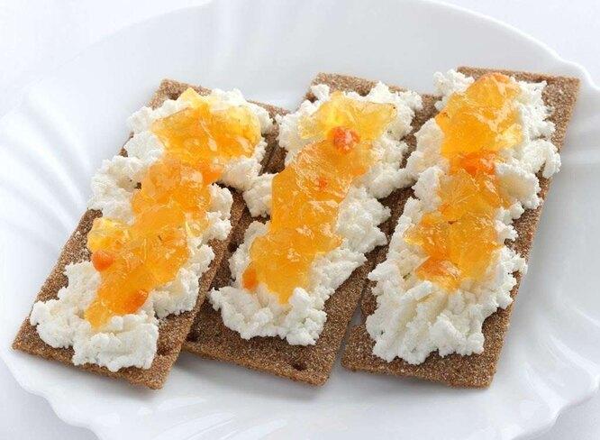 С чем съесть творог? 10 вкусных идей на завтрак, обед и ужин