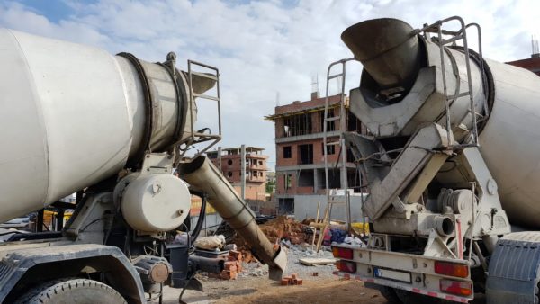 Доставка бетона: нейтральный обзор условий и сроков по регионам