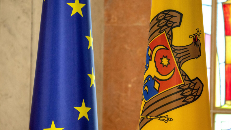 ЕС разрушительно действует на Молдавию, заявили в СВР